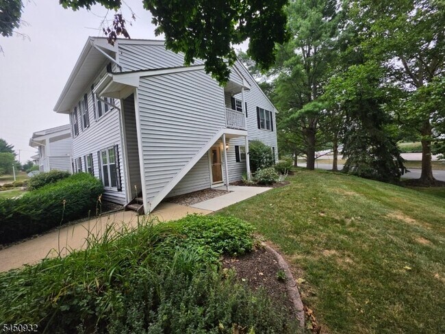 Building Photo - 87 Junco Ct