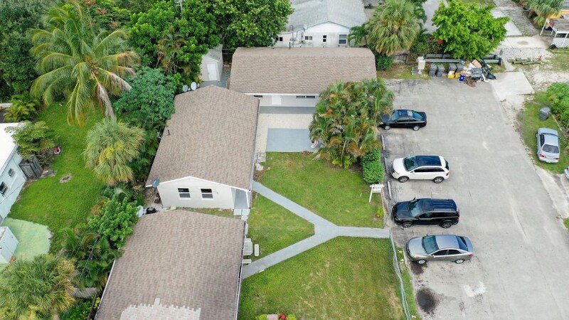 Building Photo - 1883 Smith Dr