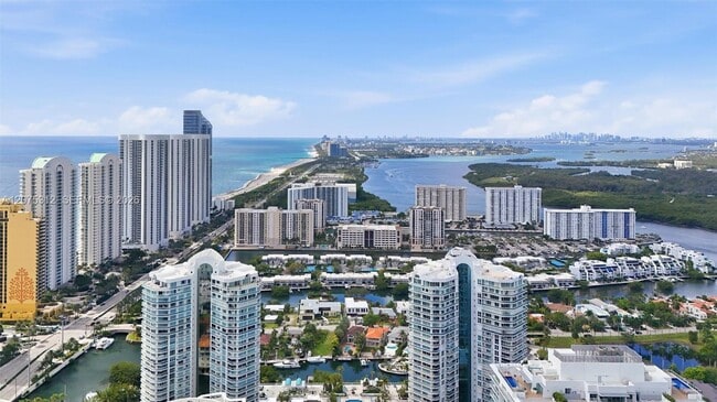 Building Photo - 16500 Collins Ave