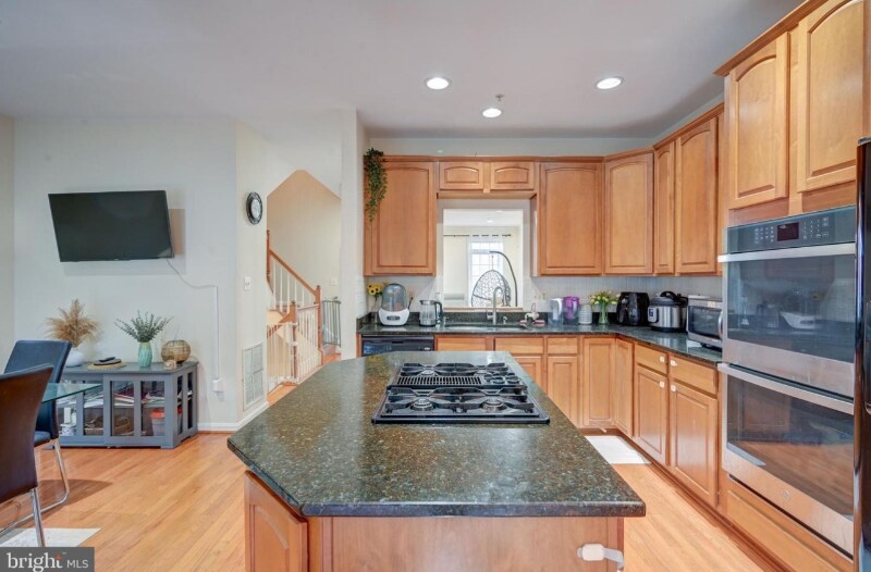 Building Photo - 8827 Montjoy Pl
