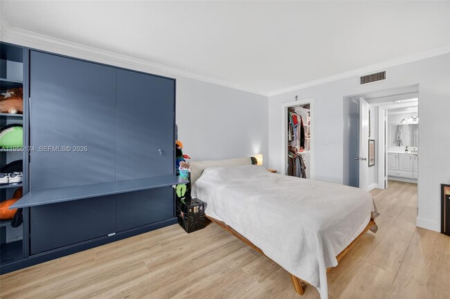 Building Photo - 7929 SW 104th St