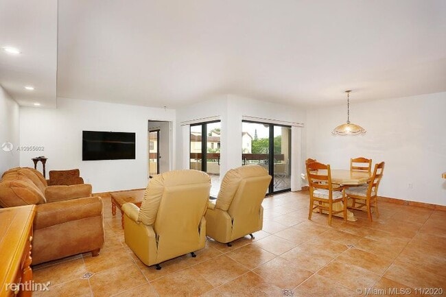Building Photo - 2 br, 2 bath Condo - 9280 SW 123rd Ct