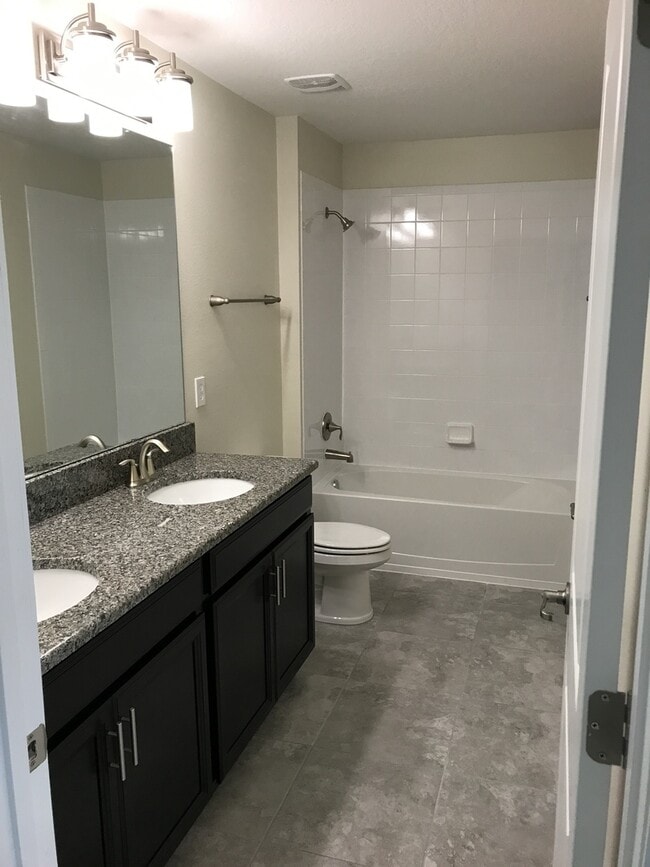 Building Photo - 5/3 Lake Nona/Moss park Home with FREE Lawncare, Internet, Cable and Phone