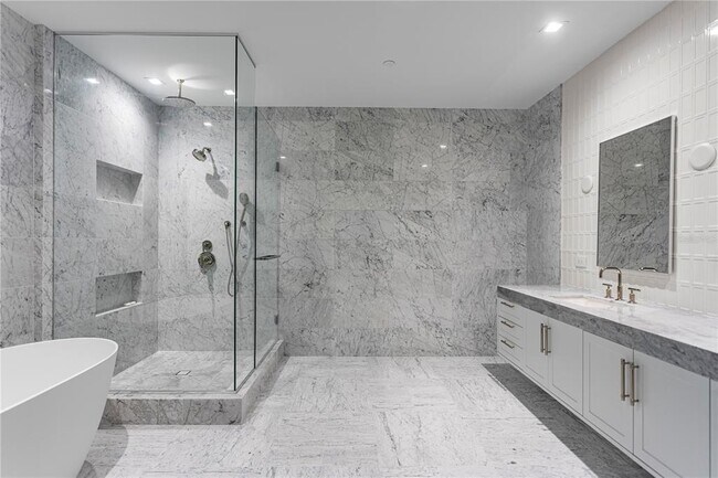 Building Photo - 3015 S Ysabella Ave