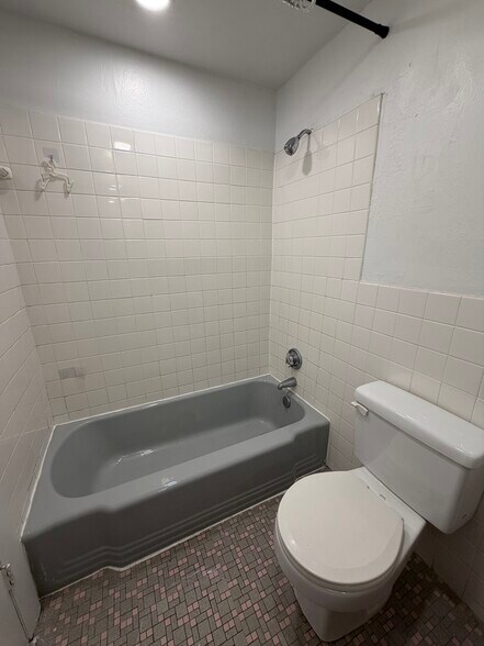 Building Photo - 306 Tappan St