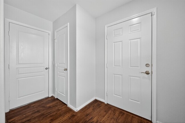 Building Photo - 2730 Skyview Silver Dr