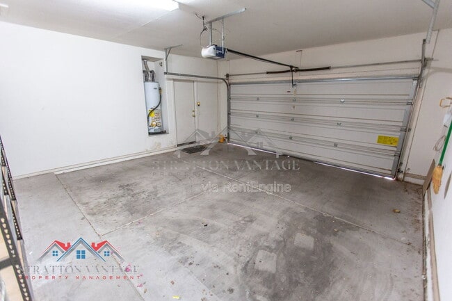Building Photo - 2058 S Longwood