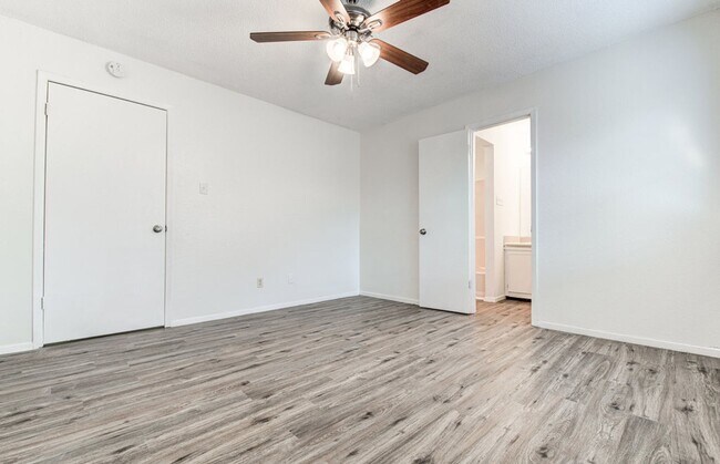 Building Photo - 2900 Jadewood Ct