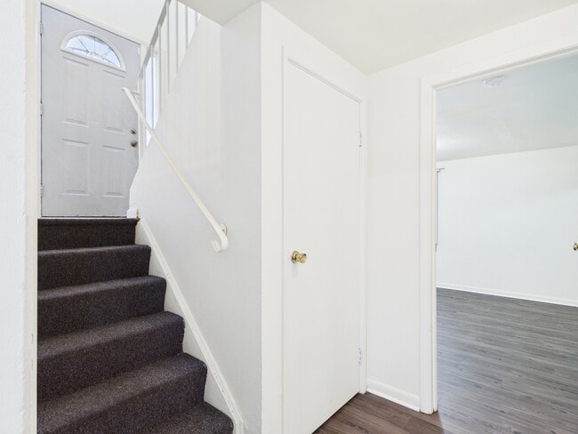 Building Photo - 17681 Country Club Ln