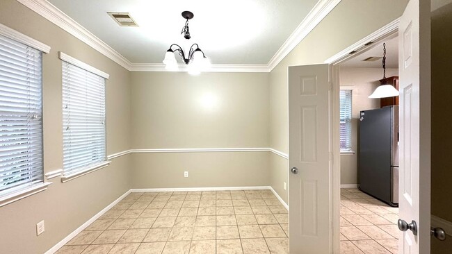Building Photo - 8923 Willow Wind Ln