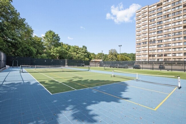 Building Photo - 250 Hammond Pond Pkwy