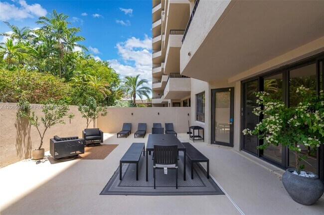 Building Photo - 151 Crandon Blvd