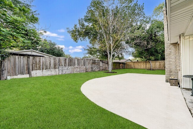 Building Photo - 3918 Cypressdale Dr