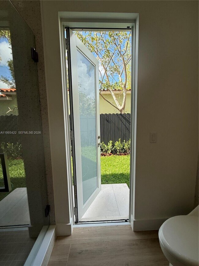 Building Photo - 1981 SW 33rd Ave