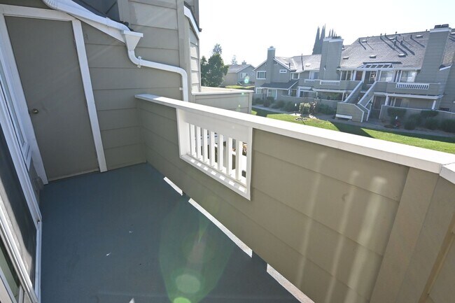 Building Photo - Nicely upated 2 Story Townhouse at Mansion Park with 2 Master Suites.