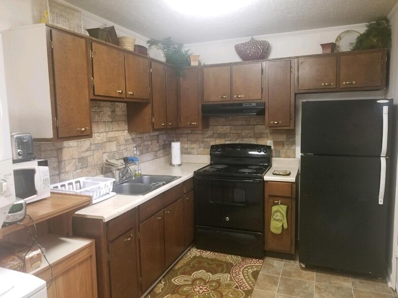 Building Photo - 112 Live Oak Dr