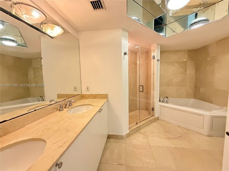 Building Photo - 17555 Atlantic Blvd