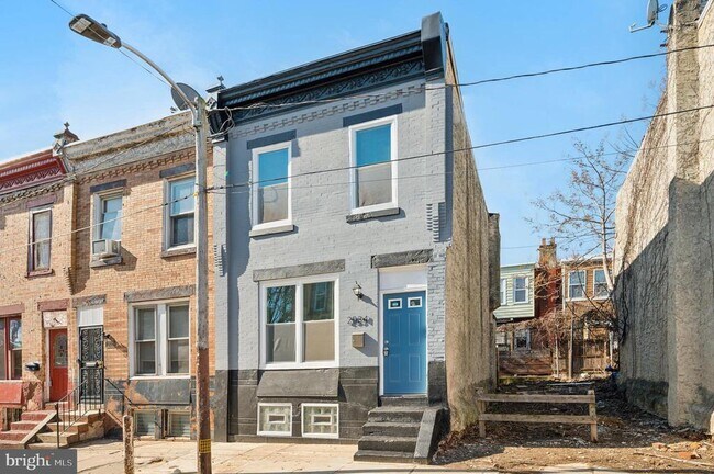 Building Photo - 2534 N Stanley St