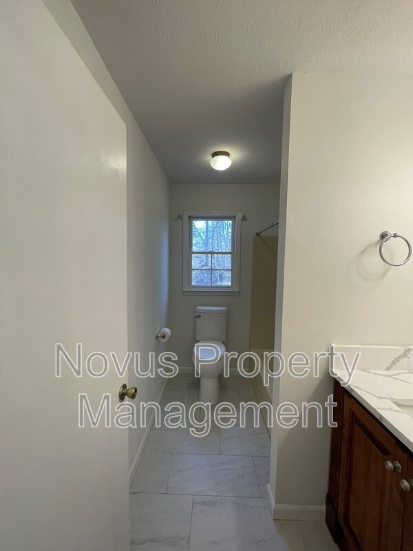 Building Photo - 121 Chipley Creek Dr