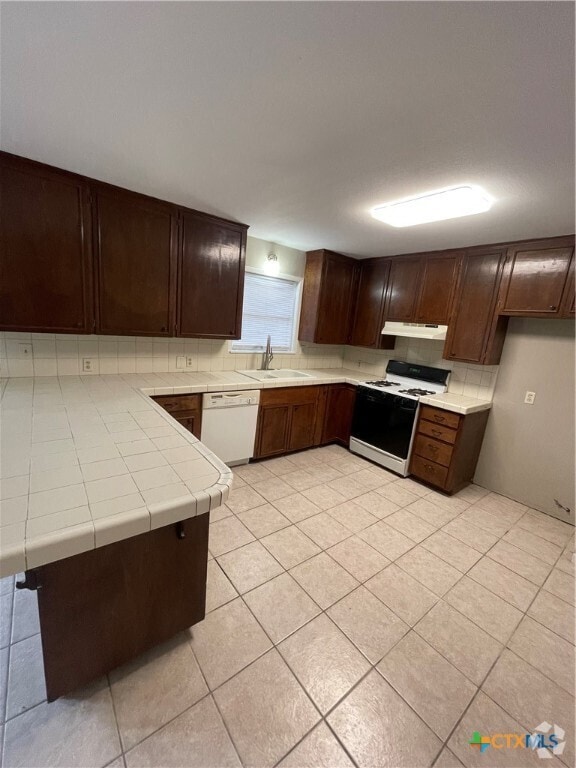 Building Photo - 4705 Dahlia Ln
