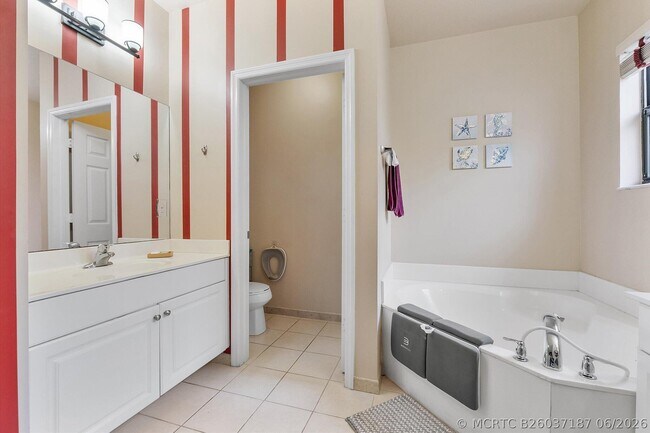 Building Photo - 4755 Cypress Street