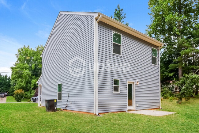 Building Photo - Fantastic 3bd/3ba home! Let yourself in!