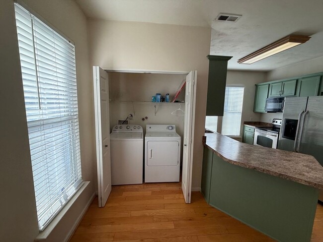 Building Photo - Well-maintained and spacious 3-bedroom Home "ASK ABOUT OUR ZERO DEPOSIT"