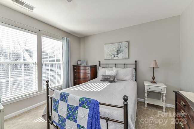 Building Photo - 9625 Sunset Grove Dr