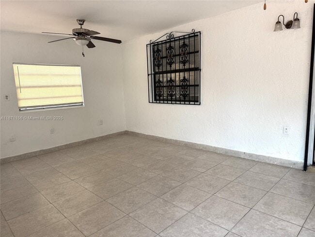 Building Photo - 2732 W 54th St