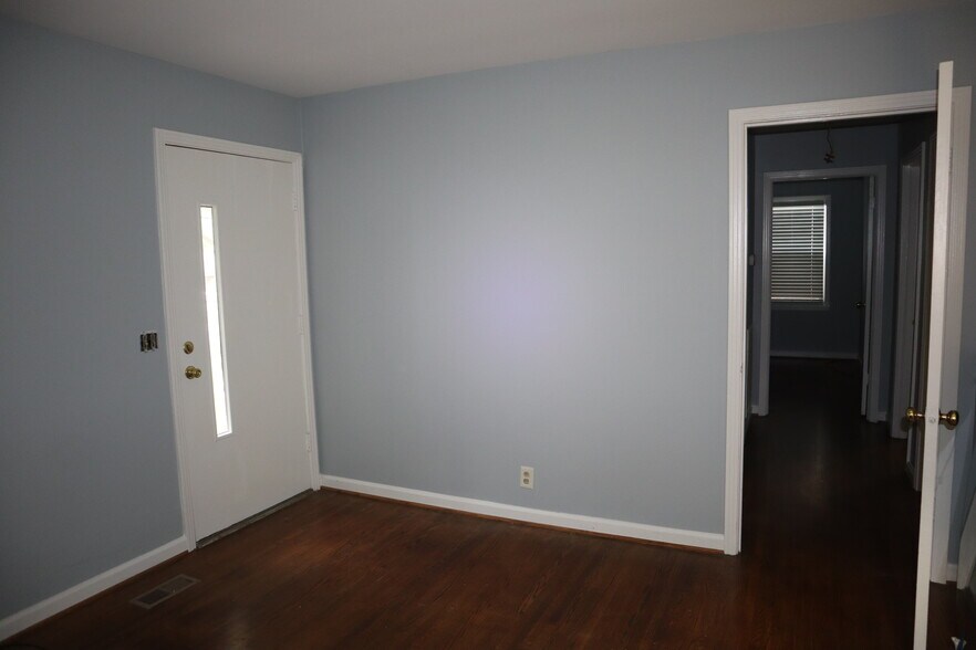 Building Photo - 3515 Hewlett Dr