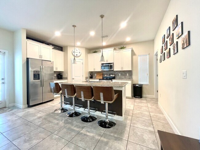 Building Photo - Available Move In 06/01! - Beautiful 3 Bed...