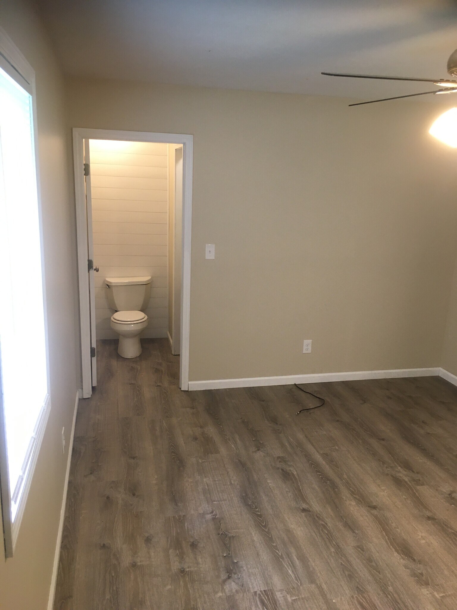 Master 1/2 bath - 11232 Mcfarland
