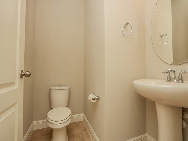 Building Photo - 15525 Honeybell Dr