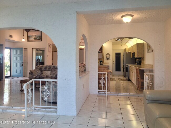 Building Photo - 7559 Heather Walk Dr