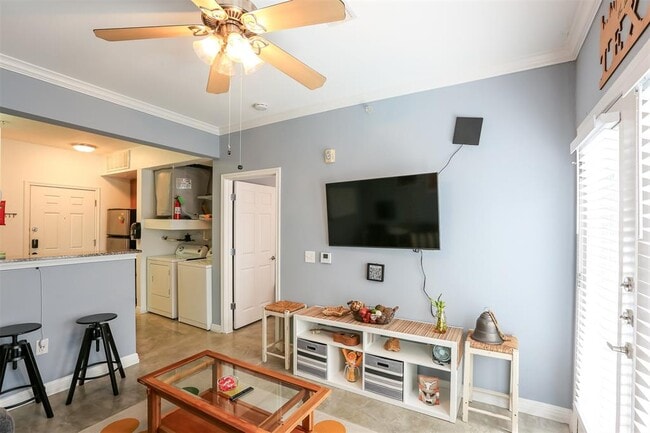 Building Photo - 2502 Leon St