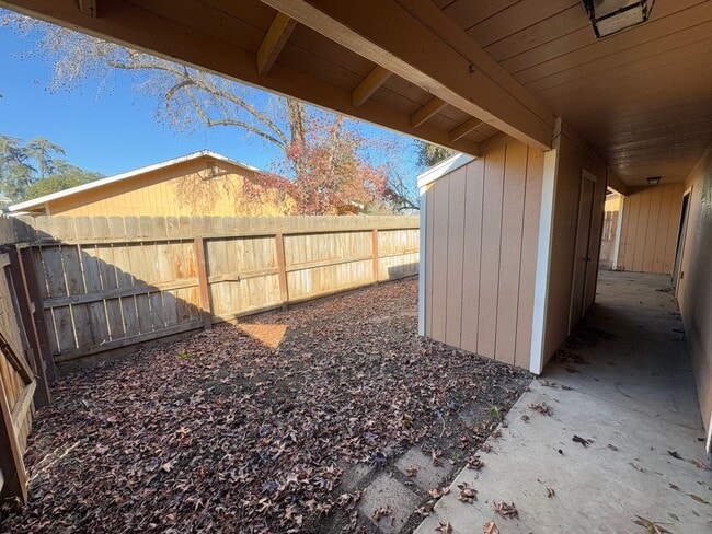 Building Photo - NW Condo coming soon!