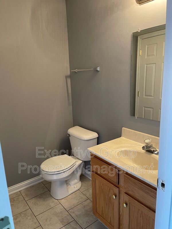 Building Photo - 179 Pointers Ct