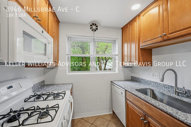 Building Photo - 3946 Millsbrae Ave
