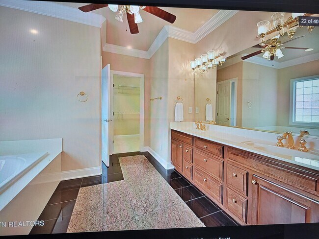 Building Photo - 12821 High Oak Rd