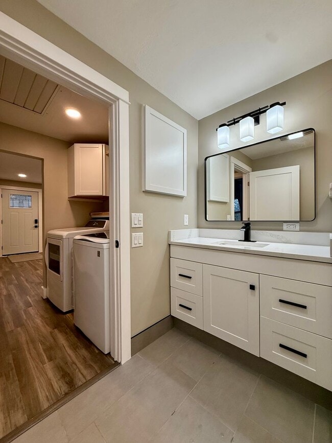 Building Photo - Two Bedroom Home in Muskegon