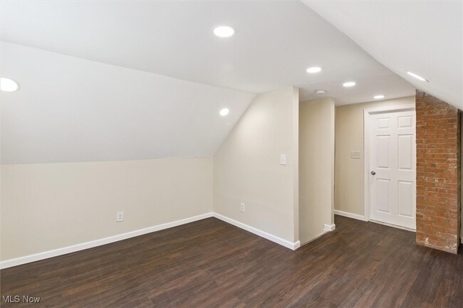 Building Photo - 443 Fairway Blvd