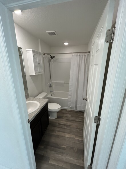 Second Bath - 120 NW 25th Ave