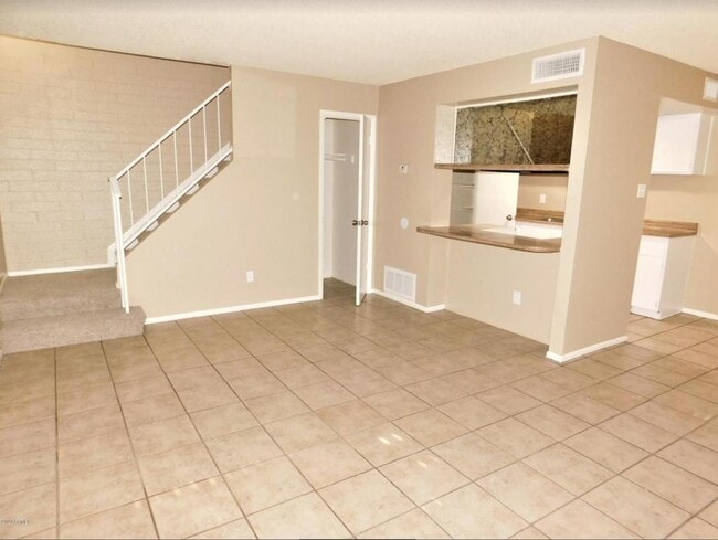 Building Photo - 4024 W Reade Ave