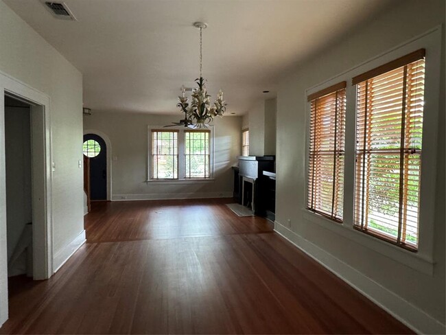 Building Photo - 4115 Avenue H