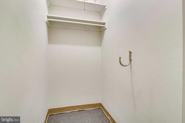 Building Photo - 1111 Arlington Blvd