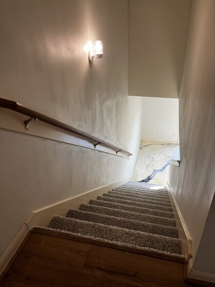 stairs - 11807 Chetman Dr