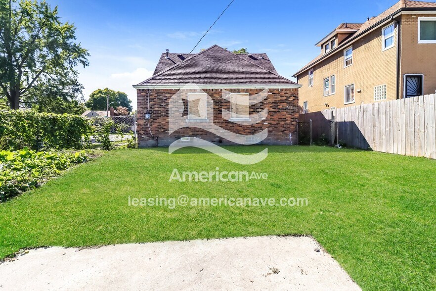 Building Photo - 4604 Bedford St