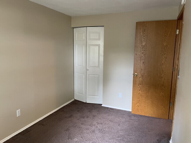 Building Photo - 229 Danesmoor Rd