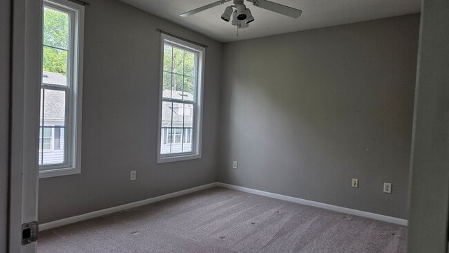 Building Photo - Spacious Two Bedroom Johns Island Condo