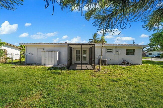 Building Photo - 5991 NW 14th Pl